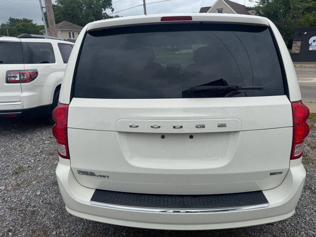 2013 Dodge Grand Caravan Image 2