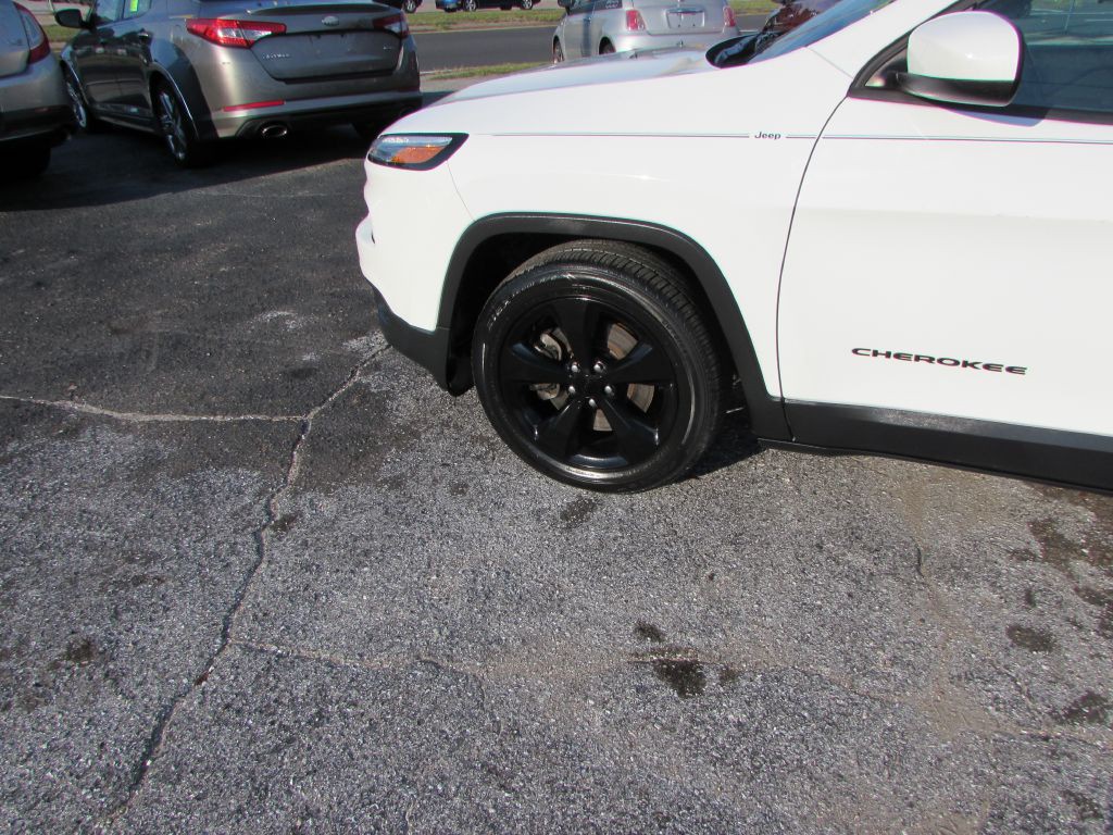 2018 Jeep Cherokee Image 2