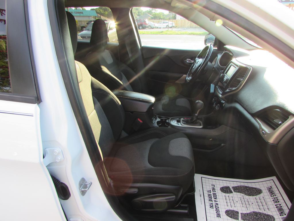 2018 Jeep Cherokee Image 18