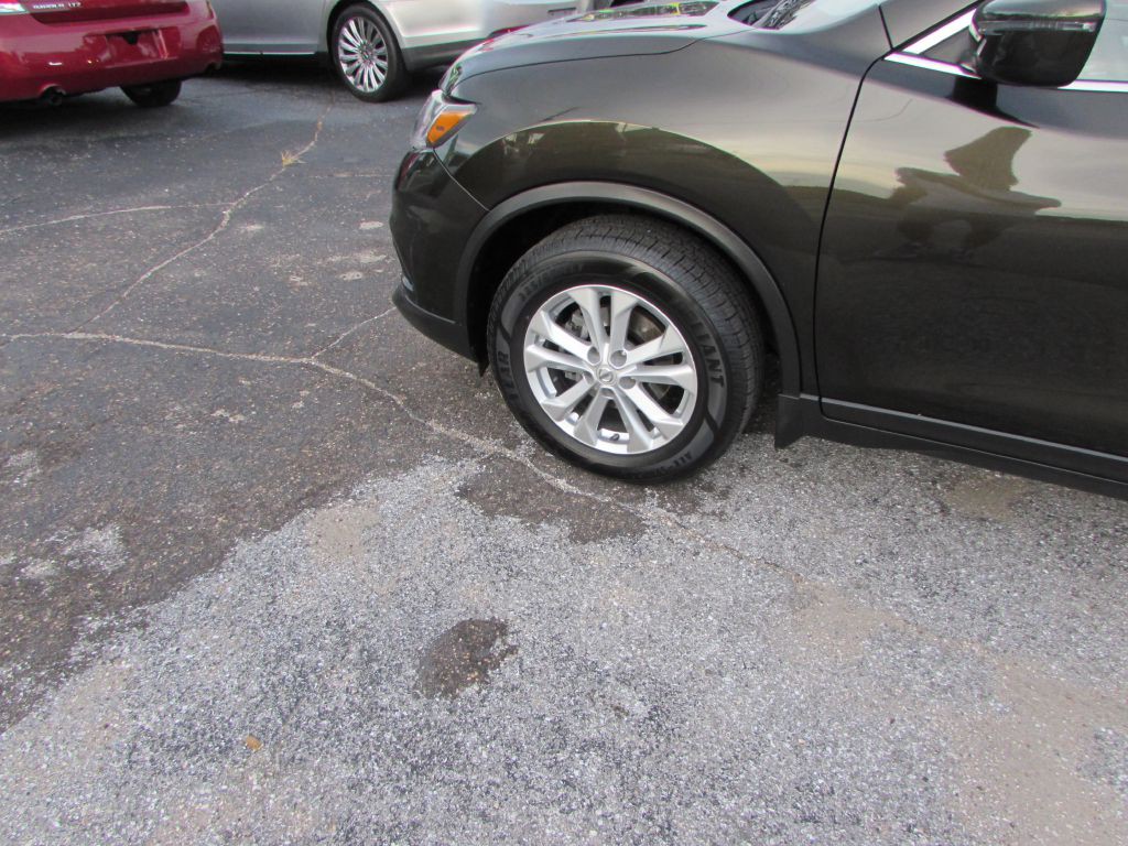 2016 Nissan Rogue Image 2