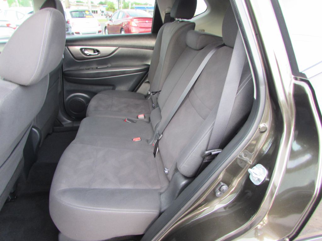 2016 Nissan Rogue Image 7