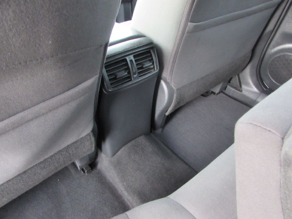 2016 Nissan Rogue Image 8