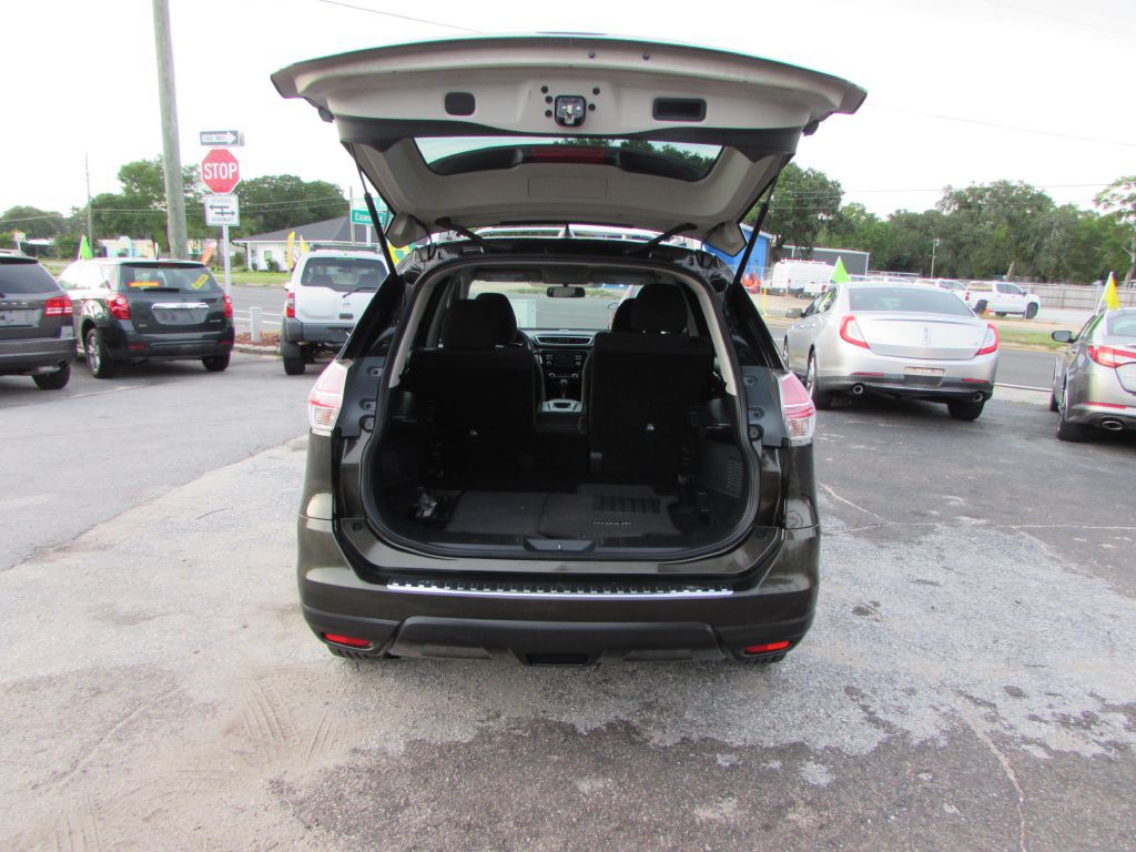 2016 Nissan Rogue Image 13