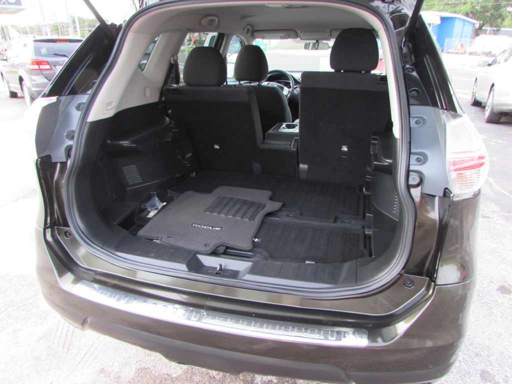 2016 Nissan Rogue Image 14