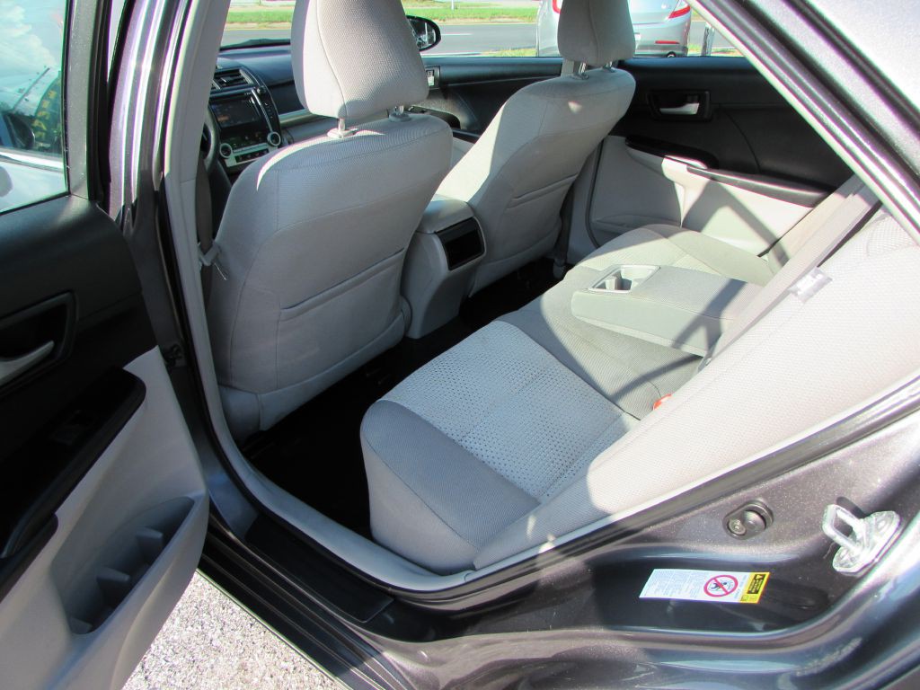 2012 Toyota Camry Image 7
