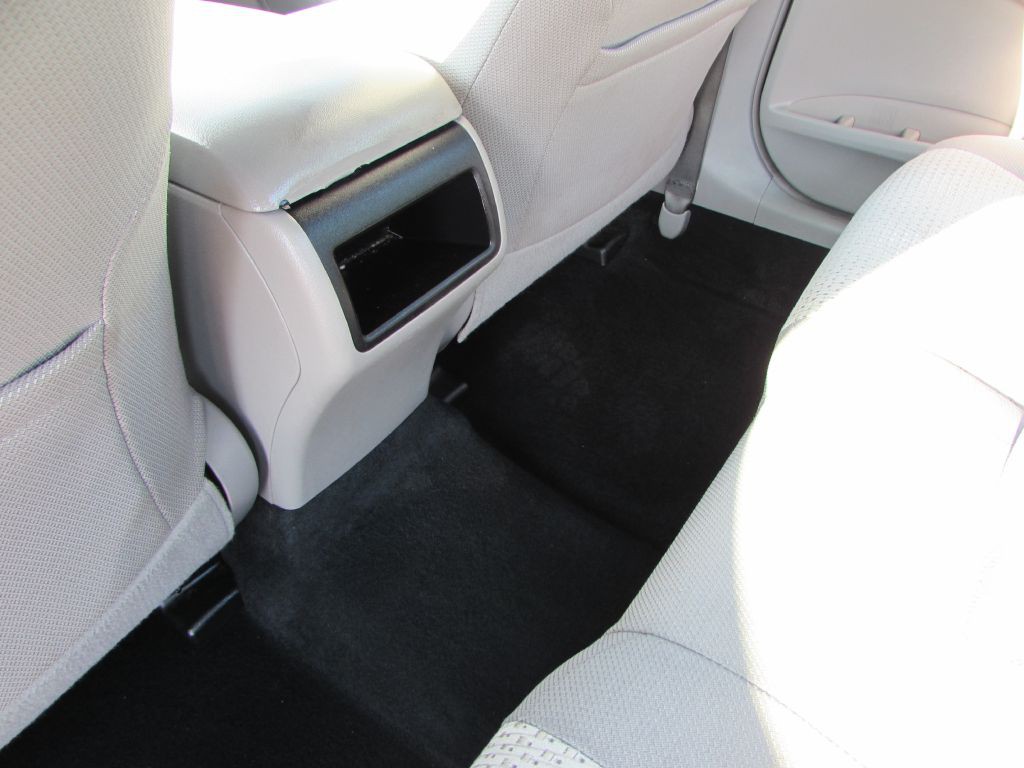 2012 Toyota Camry Image 8