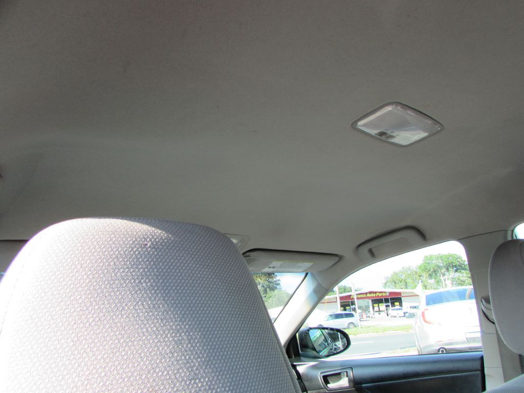 2012 Toyota Camry Image 10