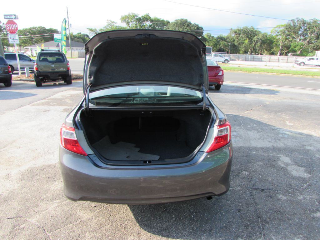 2012 Toyota Camry Image 11