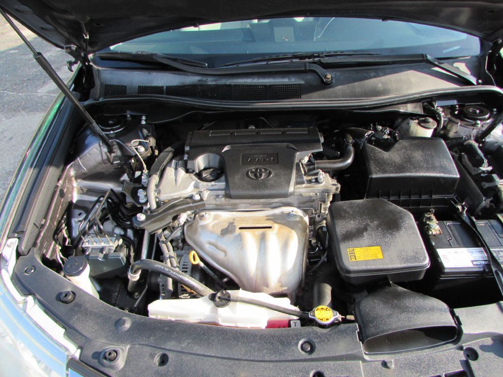 2012 Toyota Camry Image 17
