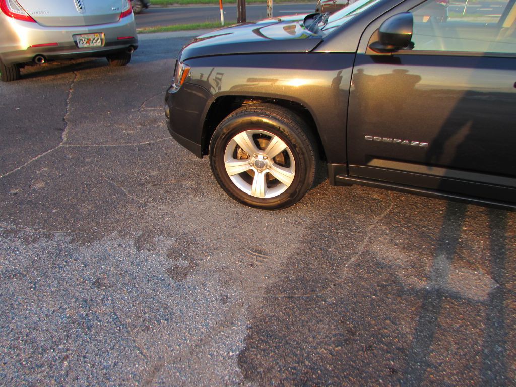 2014 Jeep Compass Image 2