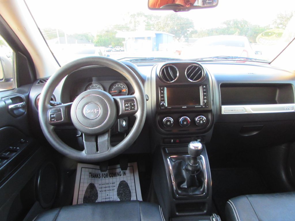 2014 Jeep Compass Image 9