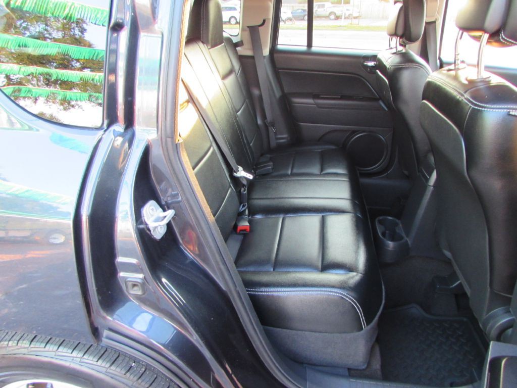 2014 Jeep Compass Image 16