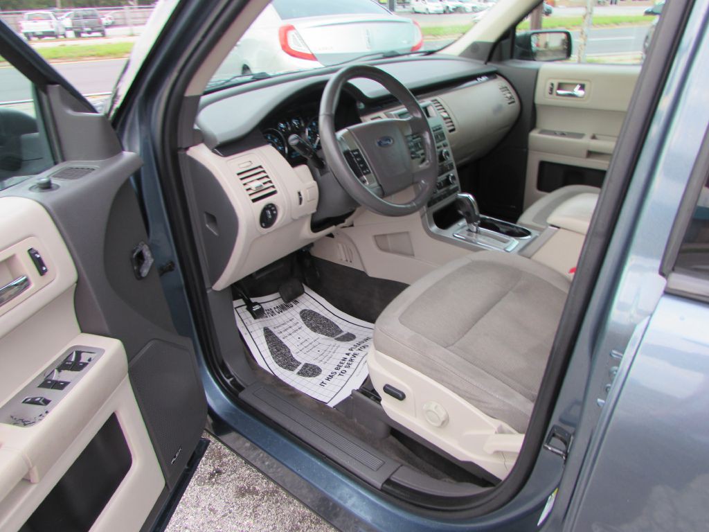 2010 Ford Flex Image 6