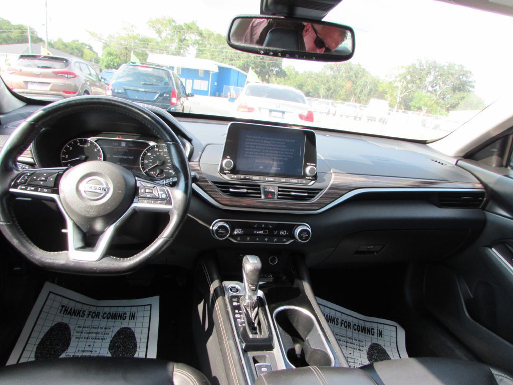 2020 Nissan Altima Image 9
