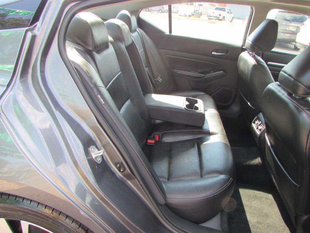 2020 Nissan Altima Image 17