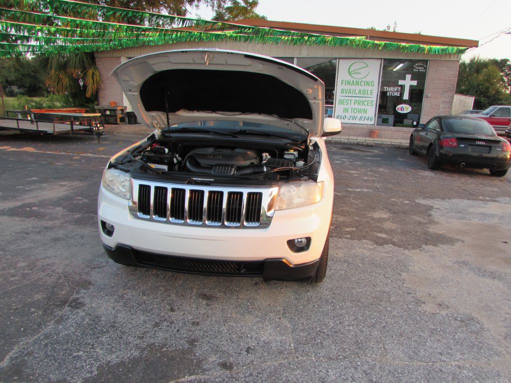 2011 Jeep Grand Cherokee Image 20