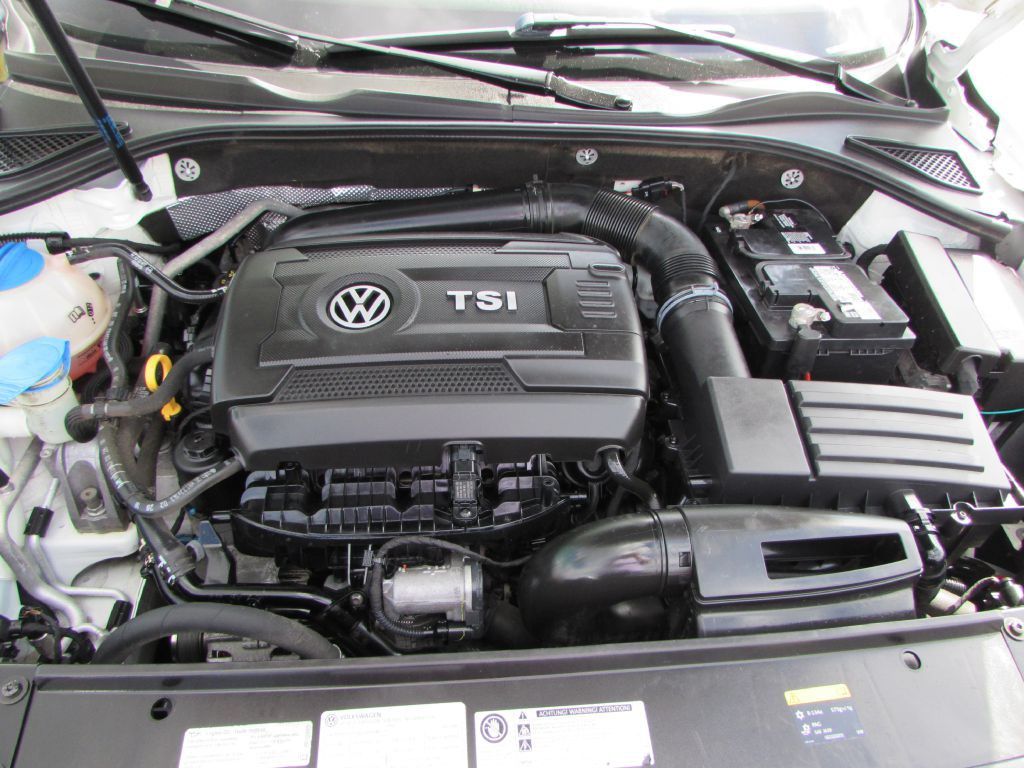 2017 Volkswagen Passat Image 23