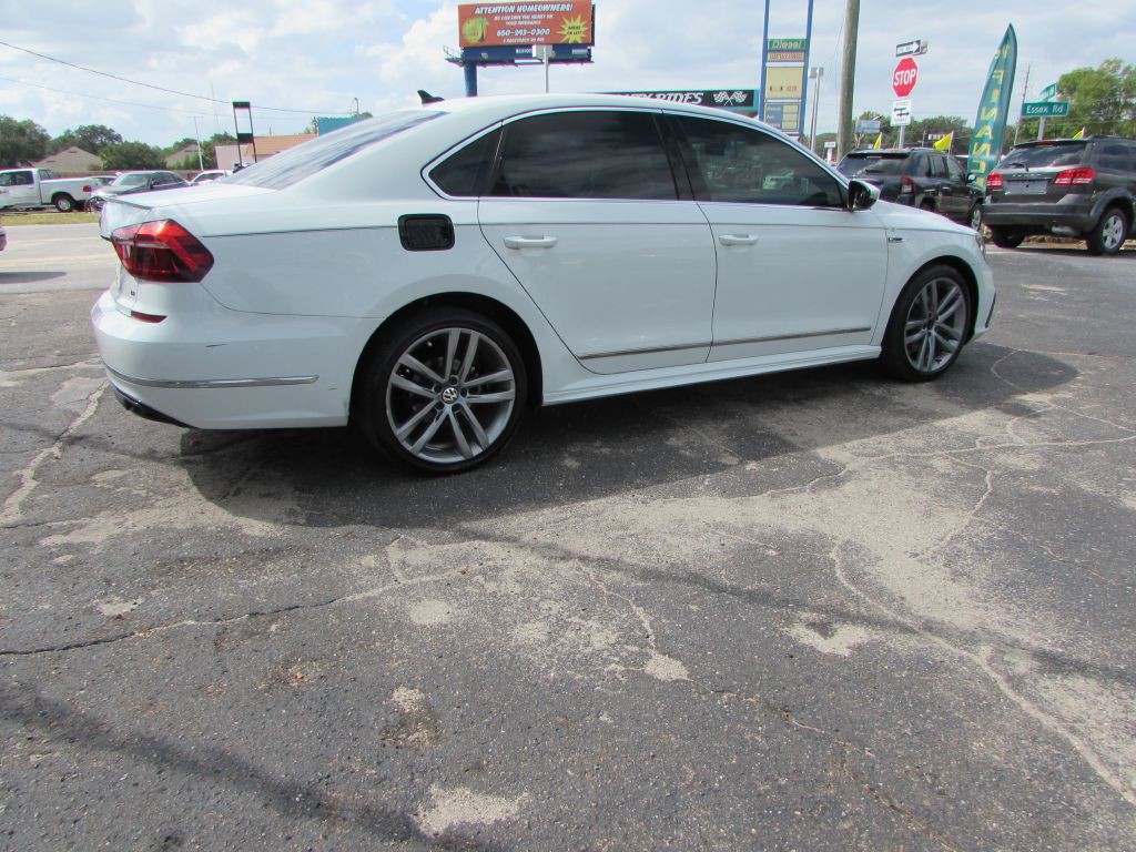 2017 Volkswagen Passat Image 25