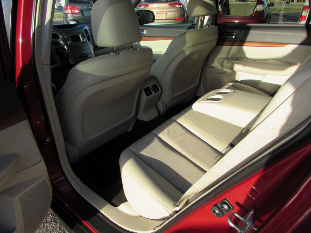2014 Subaru Outback Image 7