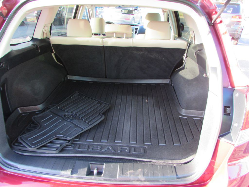2014 Subaru Outback Image 16