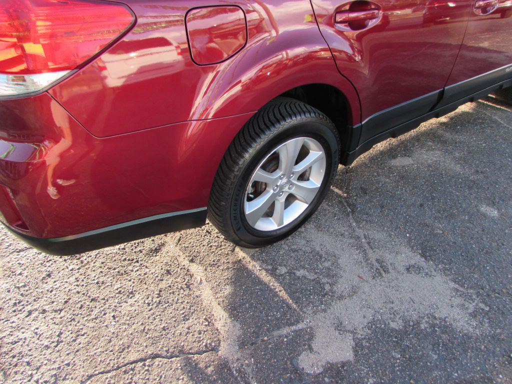 2014 Subaru Outback Image 17