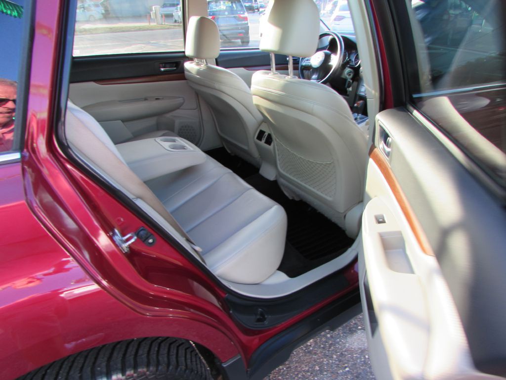 2014 Subaru Outback Image 18