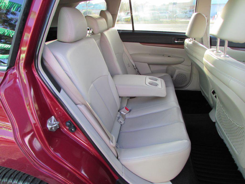 2014 Subaru Outback Image 19