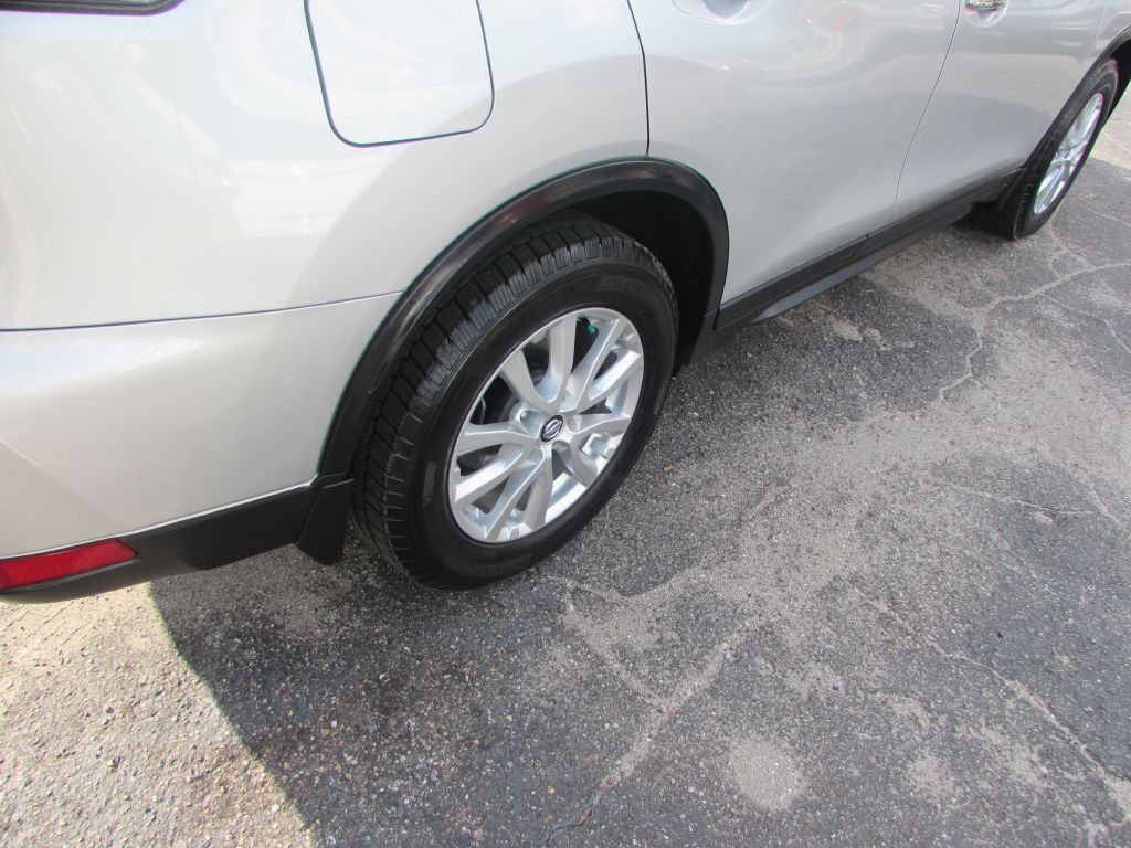 2017 Nissan Rogue Image 15