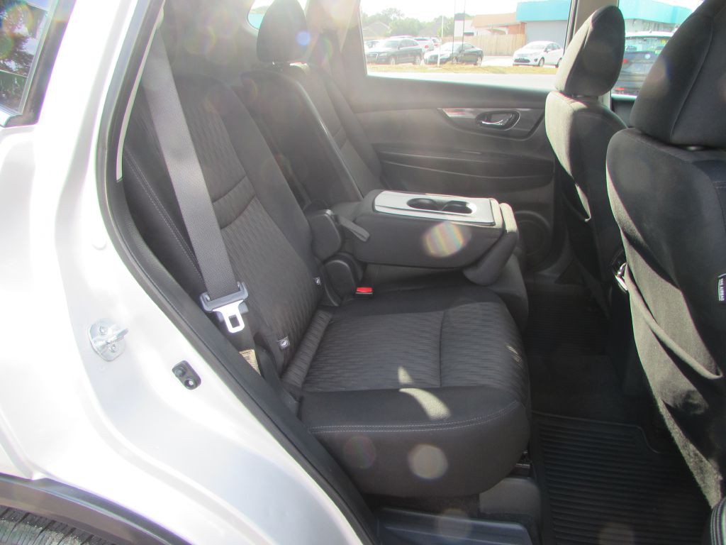 2017 Nissan Rogue Image 17