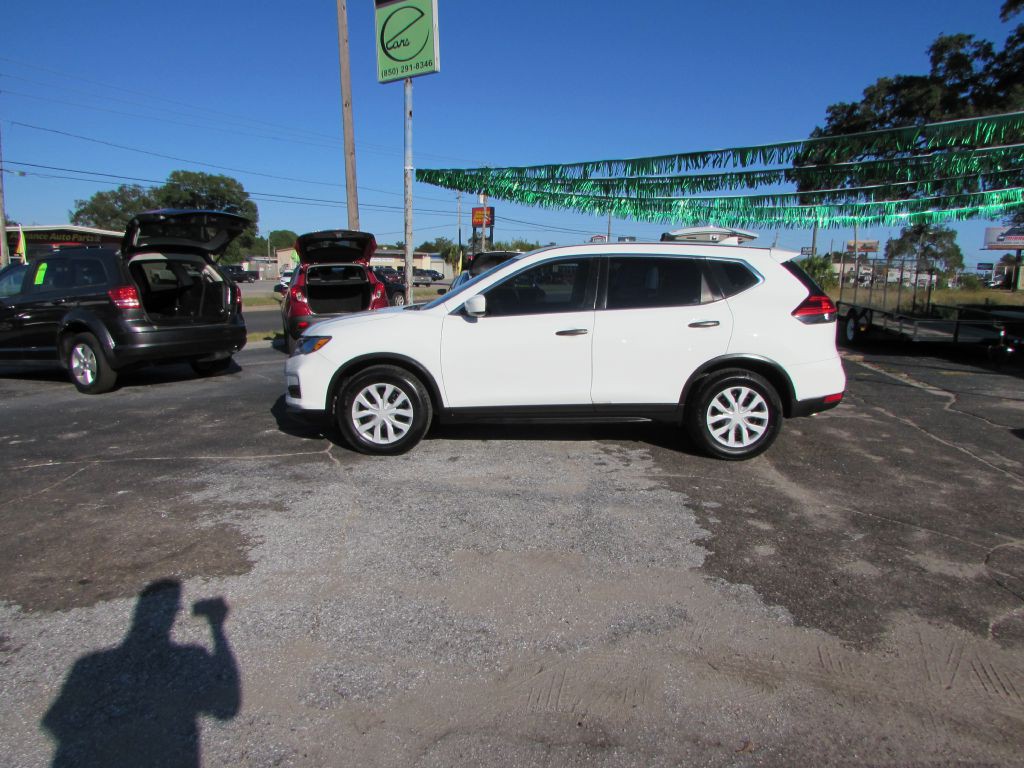2017 Nissan Rogue Image 1
