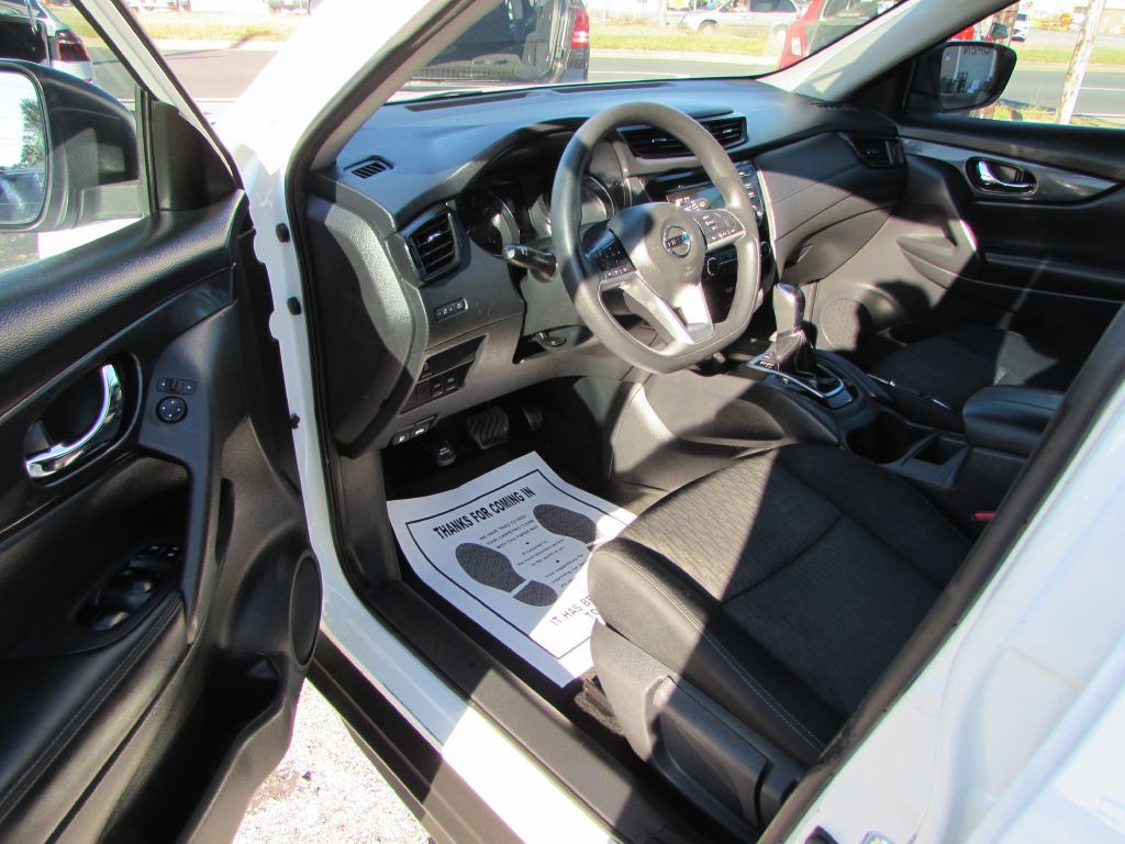 2017 Nissan Rogue Image 6