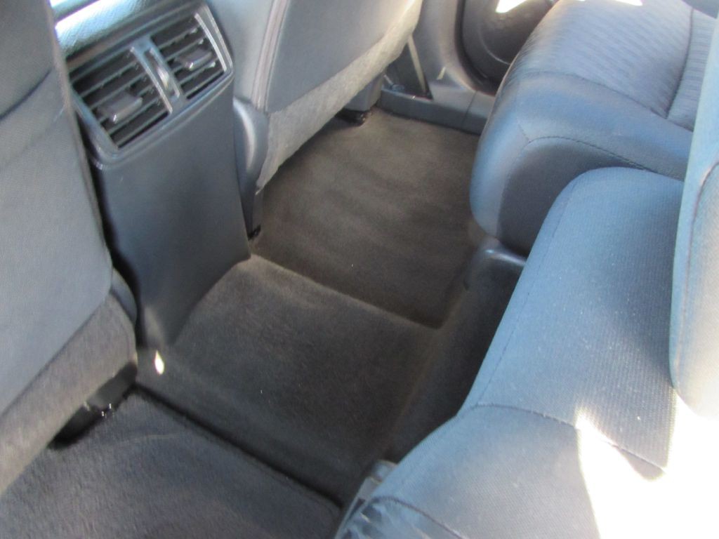 2017 Nissan Rogue Image 8