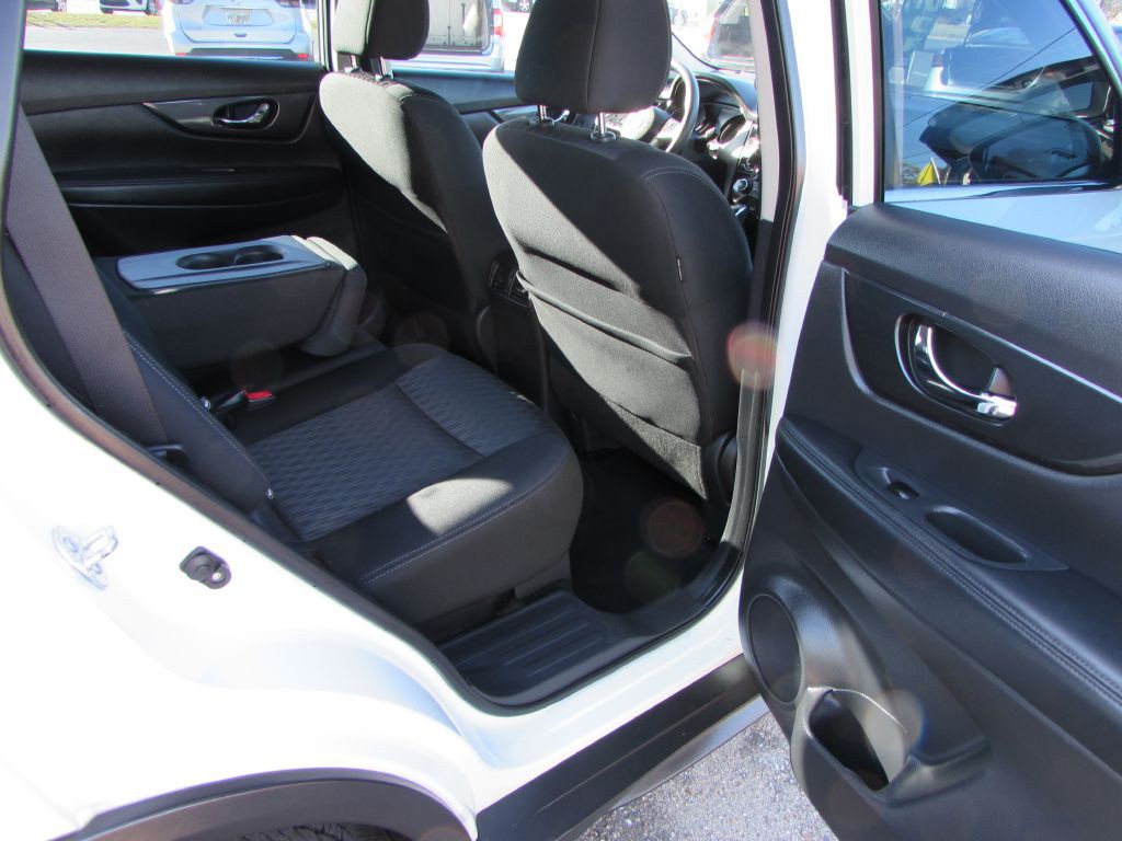 2017 Nissan Rogue Image 15