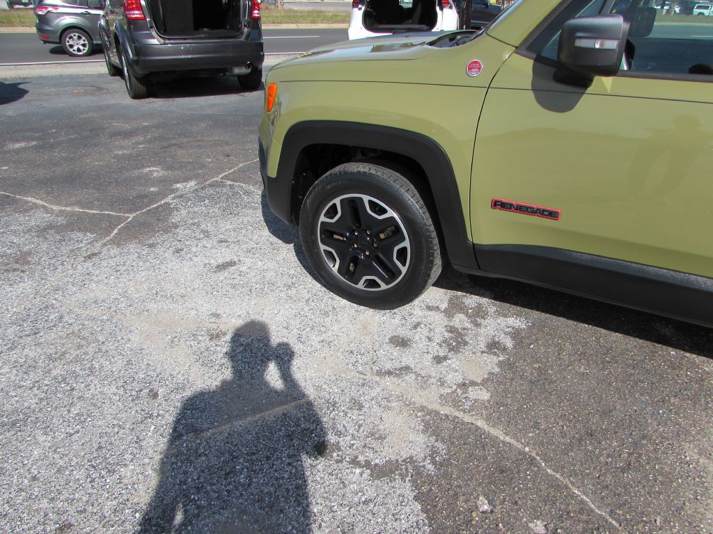 2015 Jeep Renegade Image 2