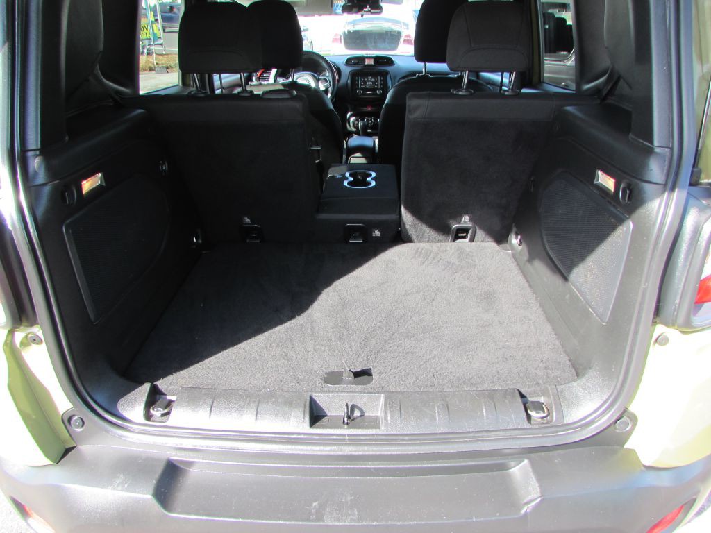 2015 Jeep Renegade Image 16