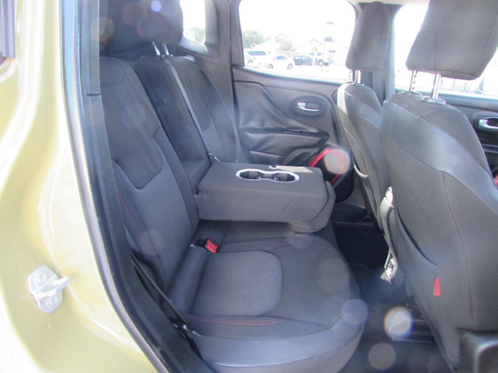 2015 Jeep Renegade Image 19