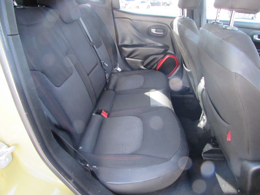 2015 Jeep Renegade Image 20