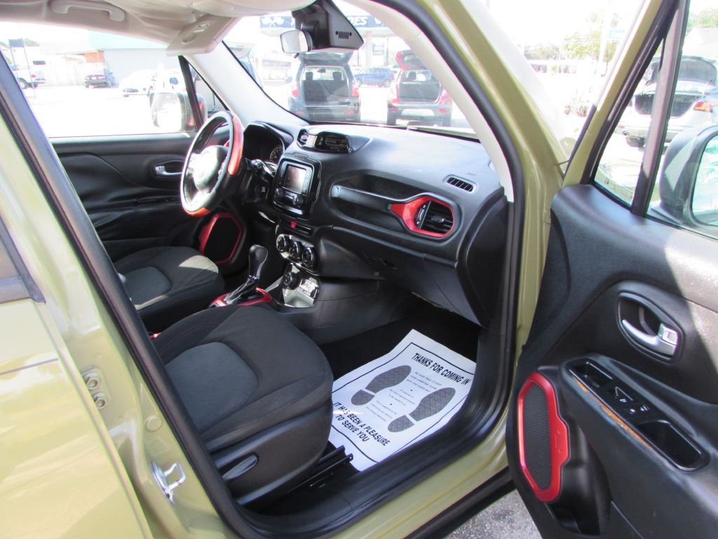 2015 Jeep Renegade Image 21