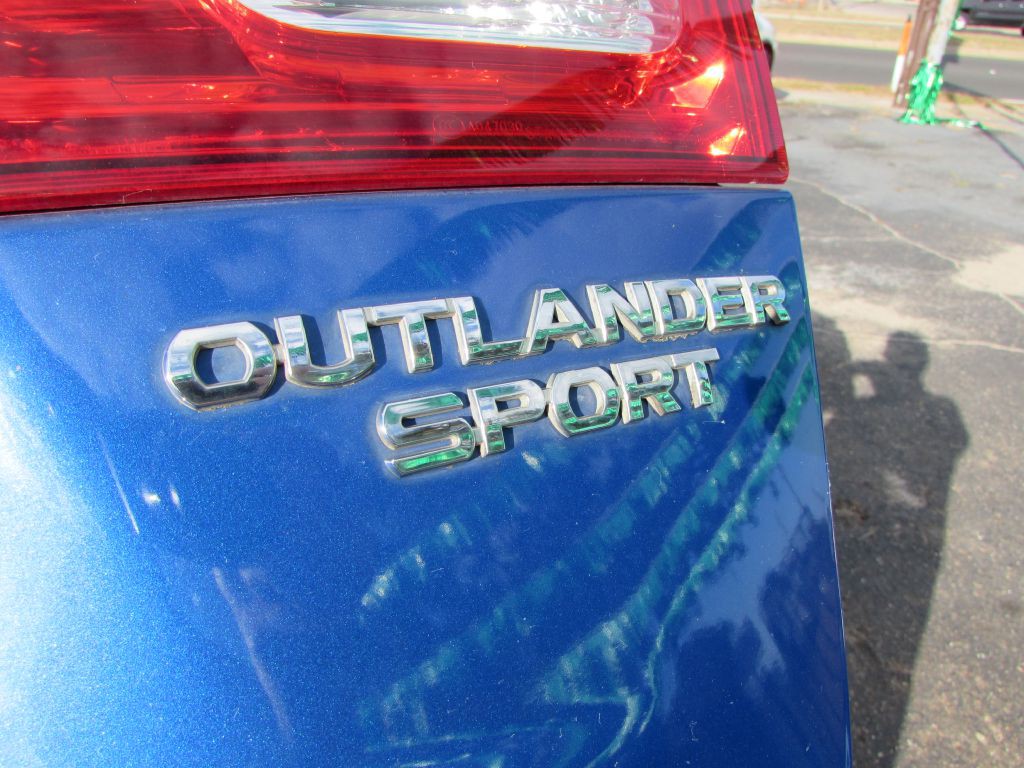 2015 Mitsubishi Outlander Image 12