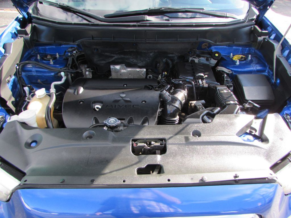 2015 Mitsubishi Outlander Image 22