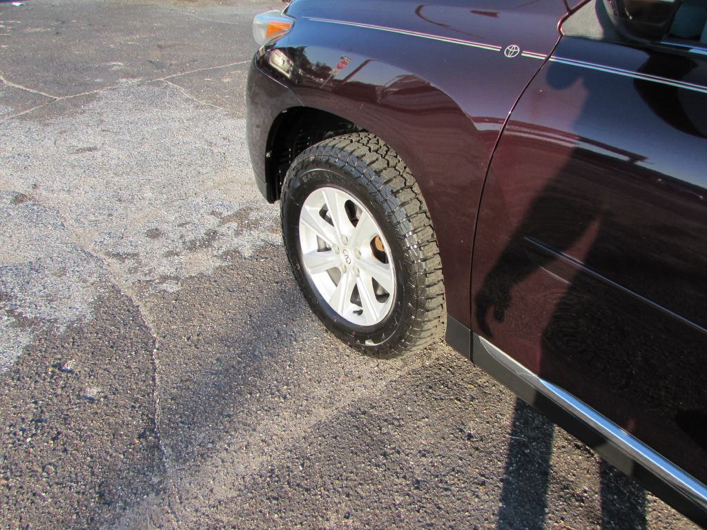 2012 Toyota Highlander Image 2