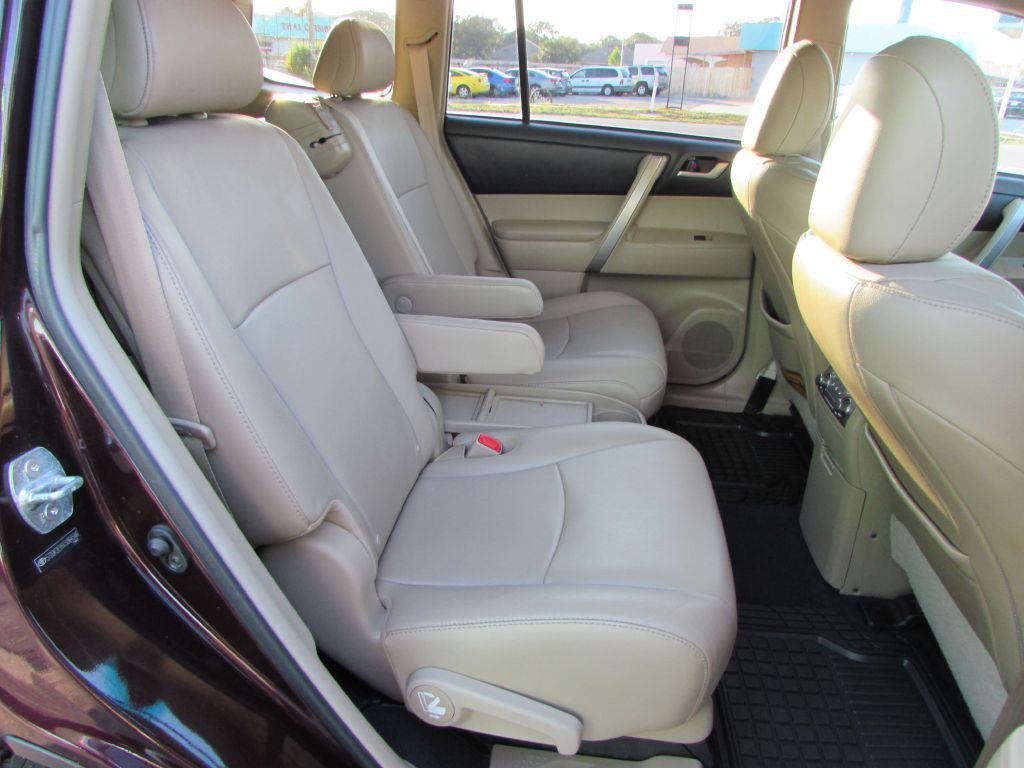 2012 Toyota Highlander Image 19