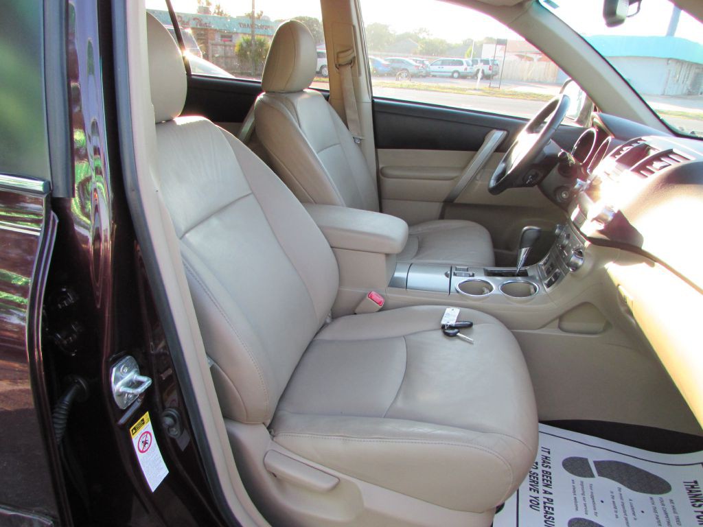 2012 Toyota Highlander Image 21