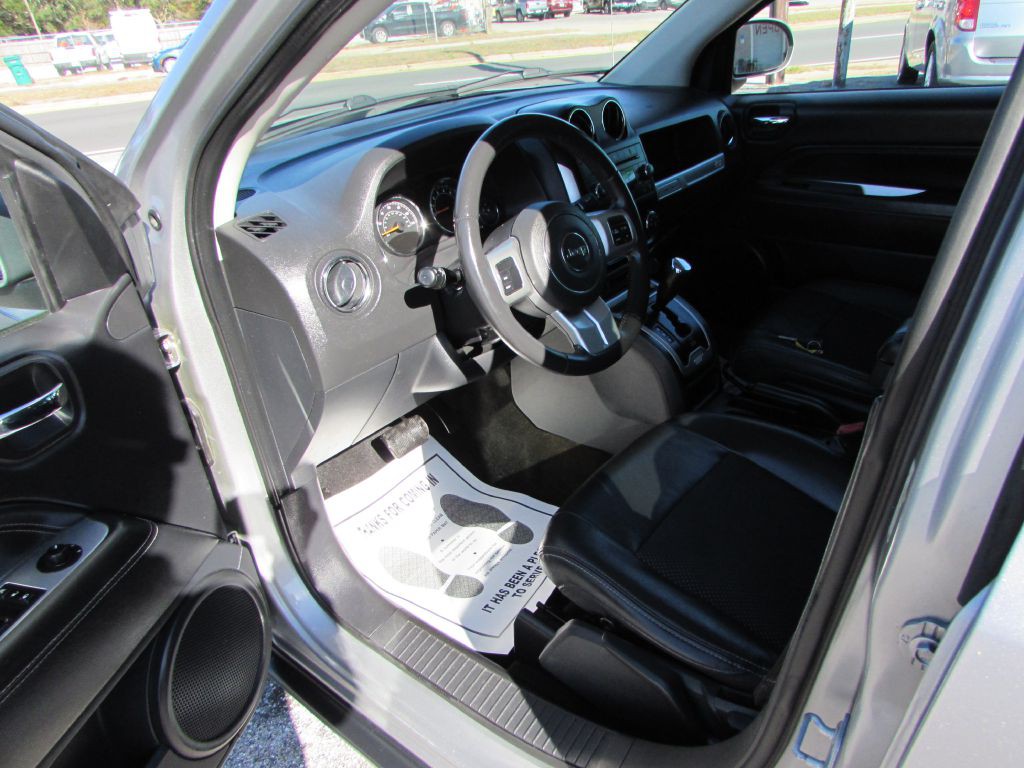 2015 Jeep Compass Image 2