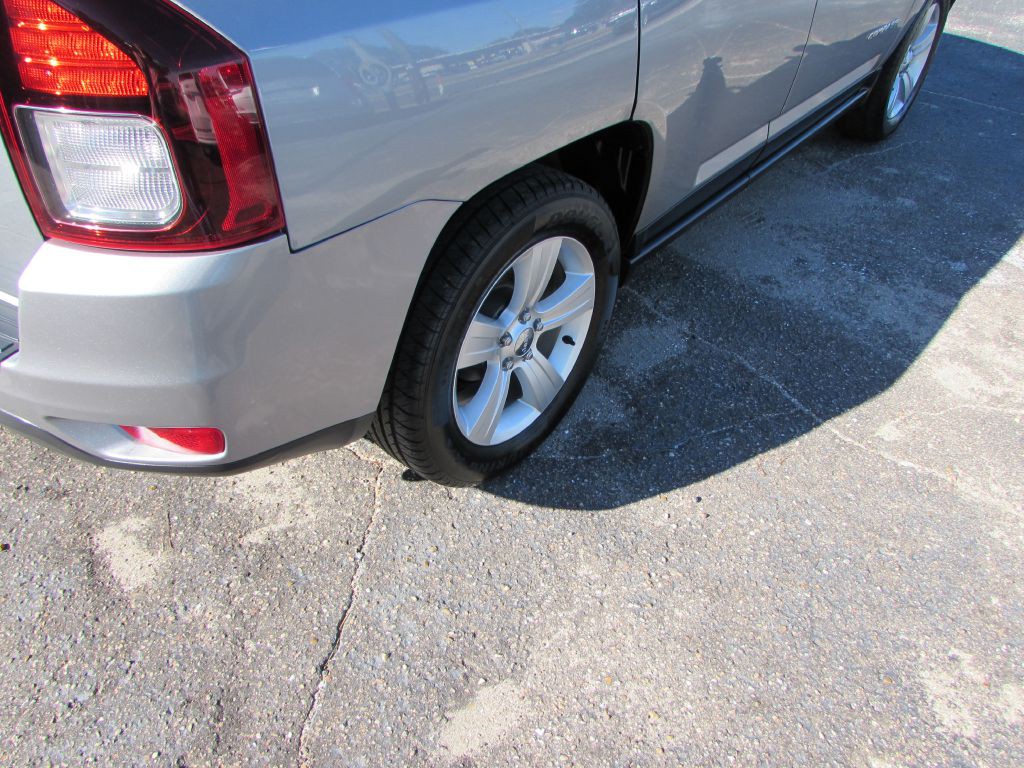 2015 Jeep Compass Image 10