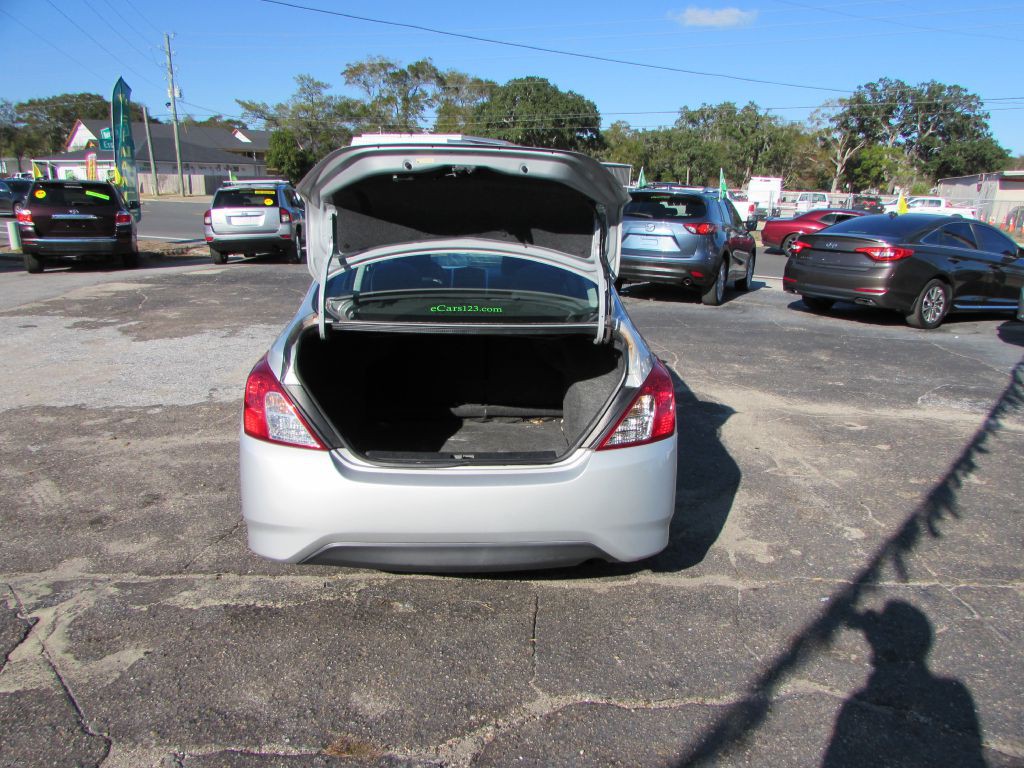 2016 Nissan Versa Image 7