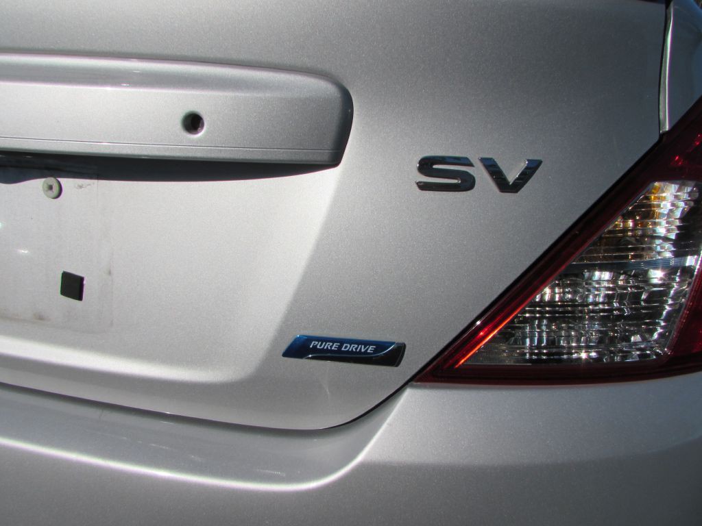 2016 Nissan Versa Image 10