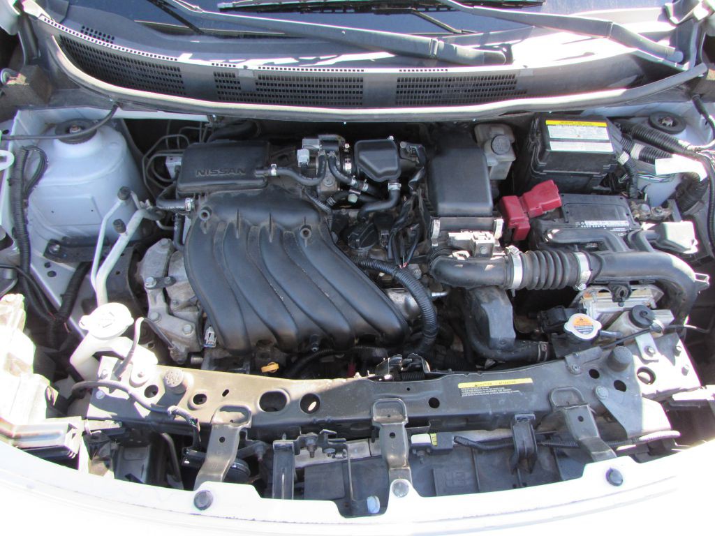 2016 Nissan Versa Image 17