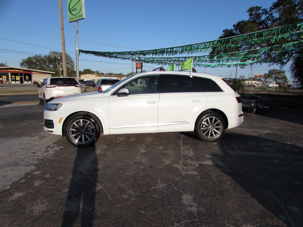 2019 Audi Q7 Image 1