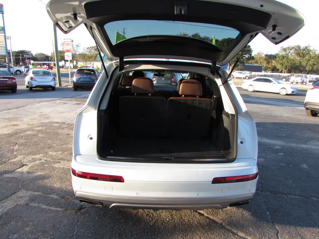 2019 Audi Q7 Image 12